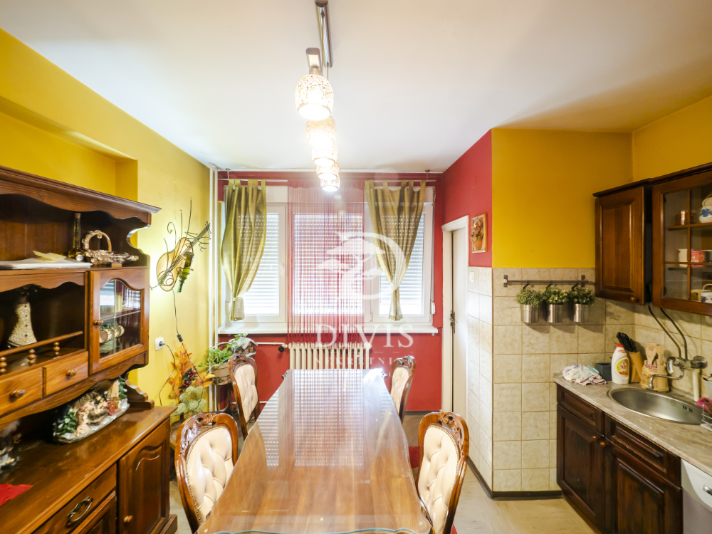 Slika 5 - Ugrinovačka, Troiposoban stan na prodaju, 82m2, 229.900€